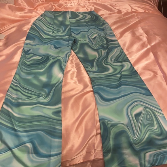 Swirl Flare Pants - Picture 3 of 4